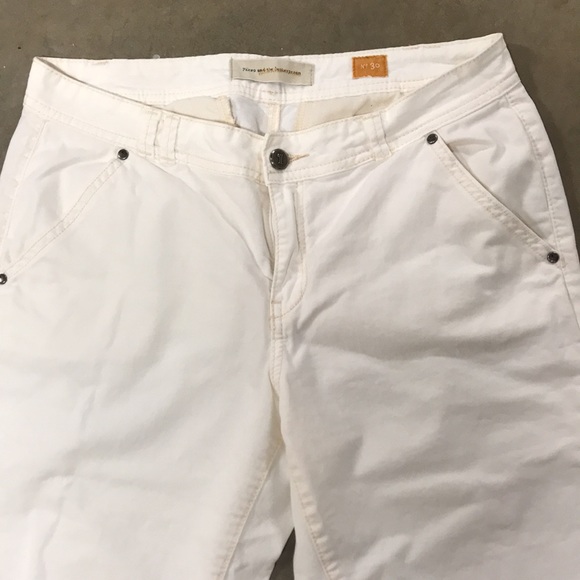 Off white jeans by Pilcro.  Size 30. - Picture 2 of 15